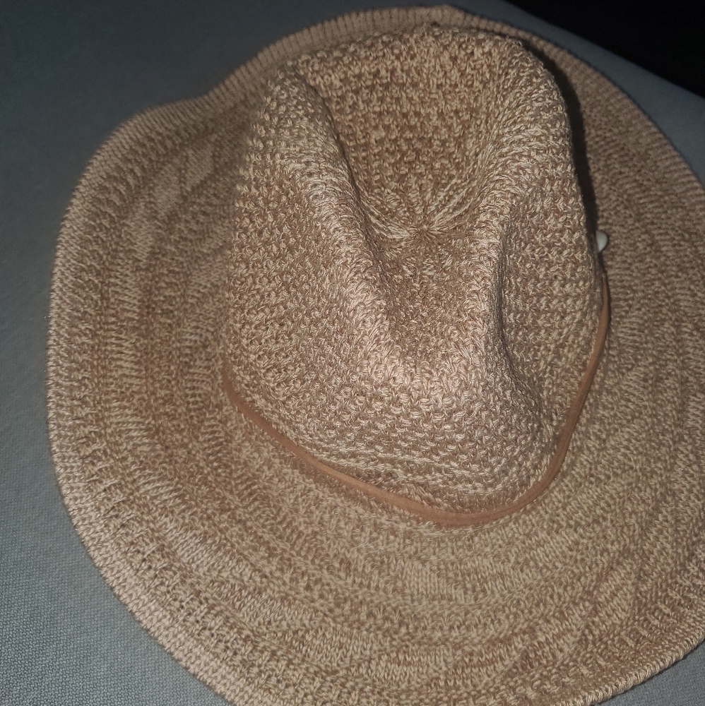 Beachly Sandy Cove Packable Hat - new/unused